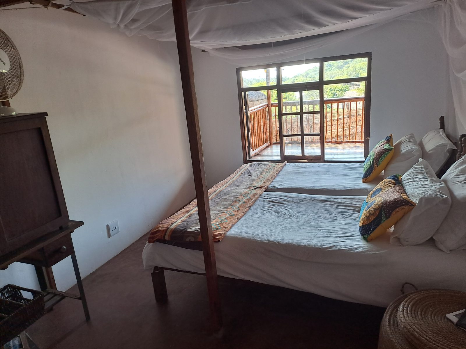 Bedroom doors opening onto the deck